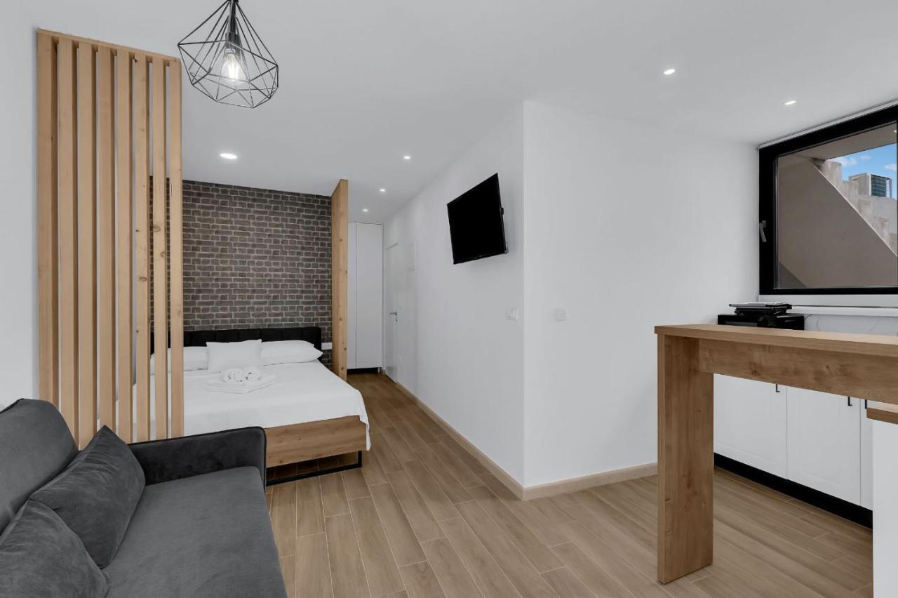 Apartments Lucky Brela Extérieur photo
