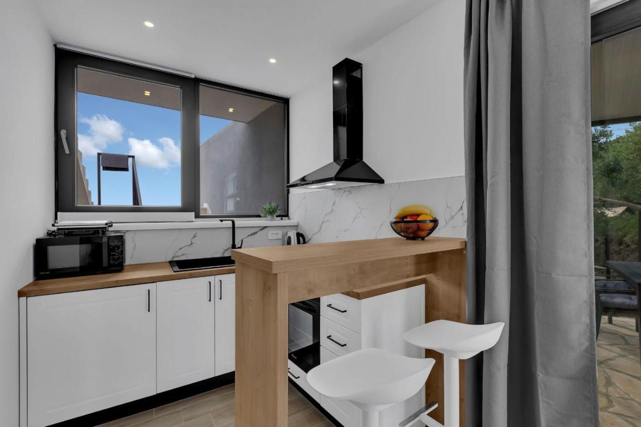 Apartments Lucky Brela Extérieur photo