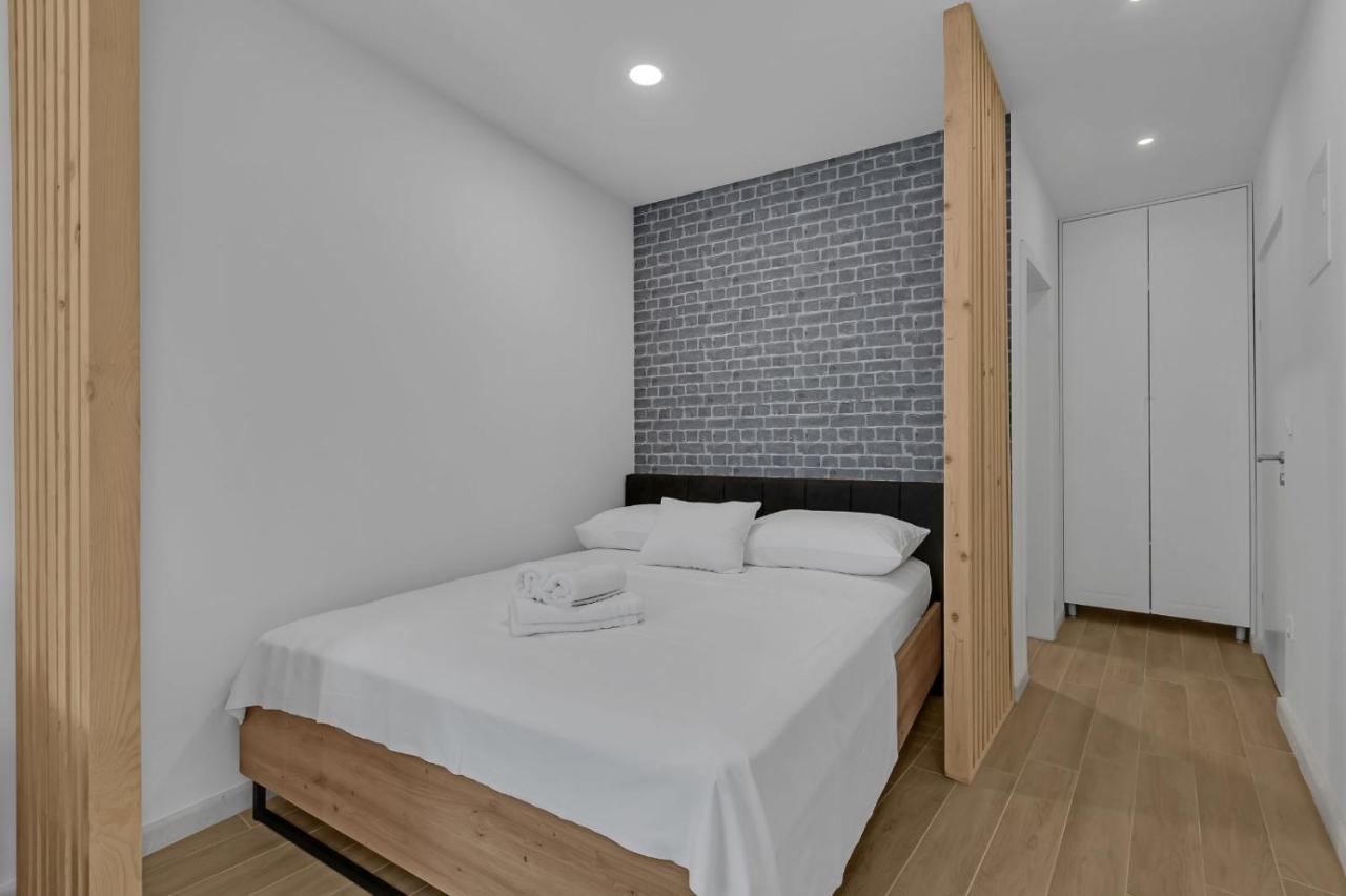 Apartments Lucky Brela Extérieur photo