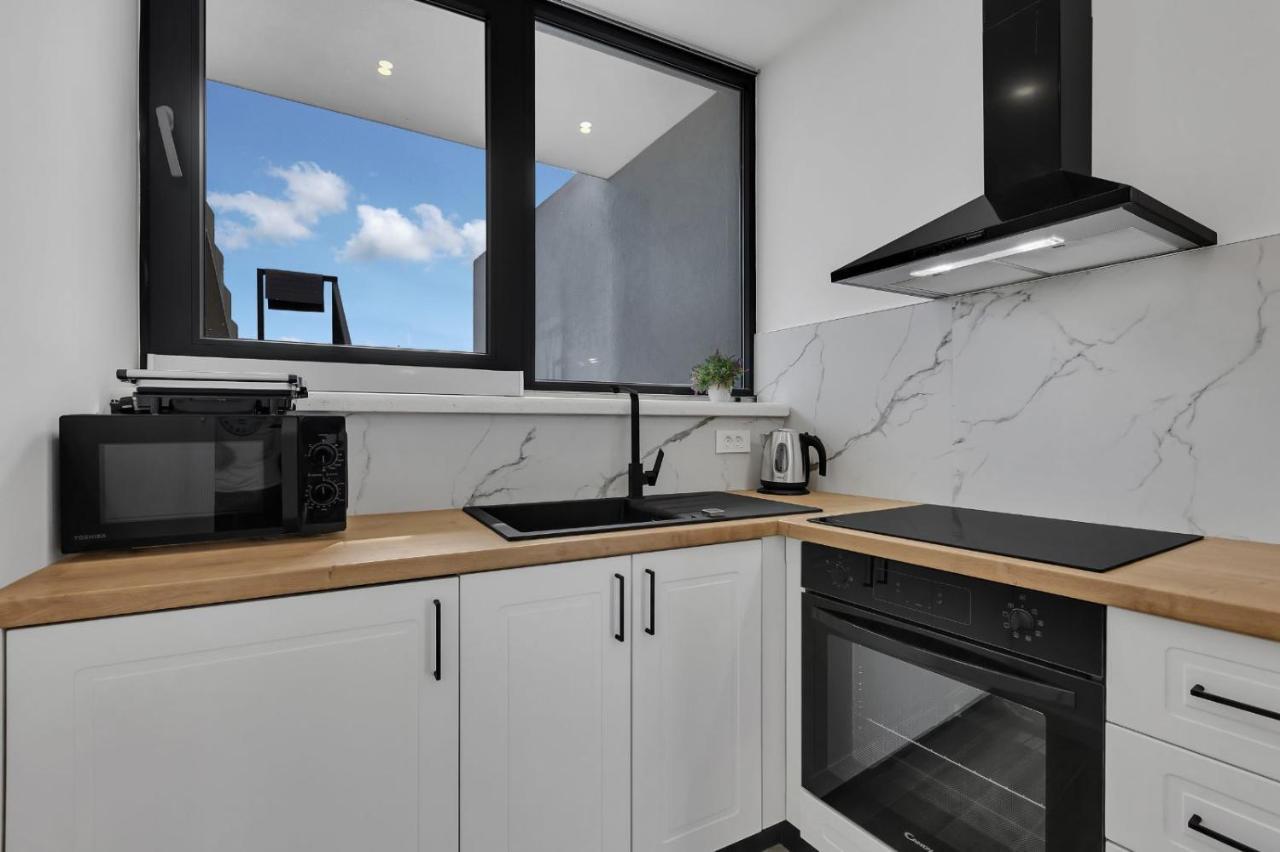 Apartments Lucky Brela Extérieur photo